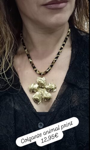 Colgante flor animal print