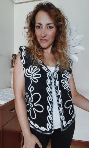 Chaleco de punto bordado negro