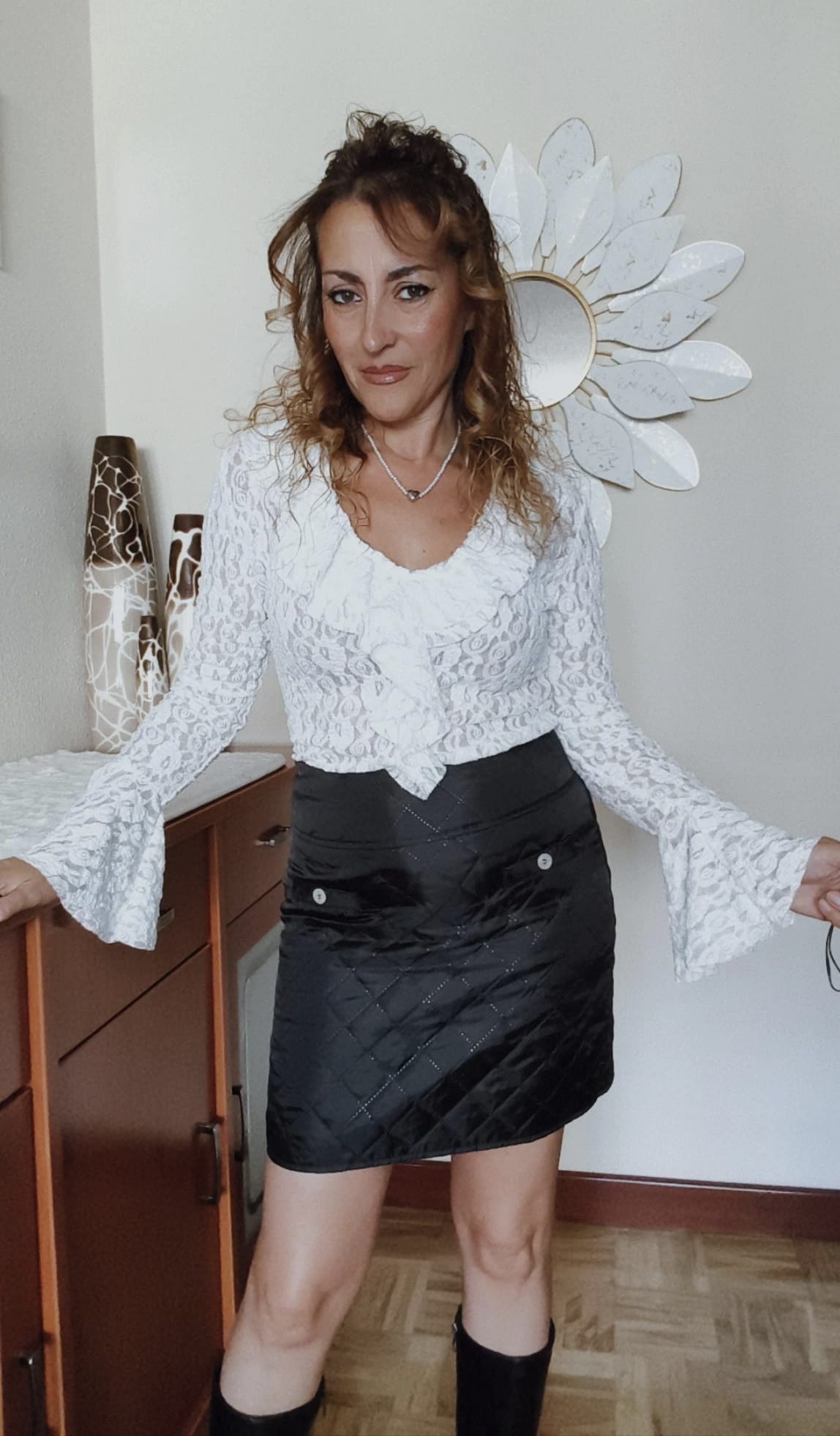 Camiseta volantes y encaje blanca