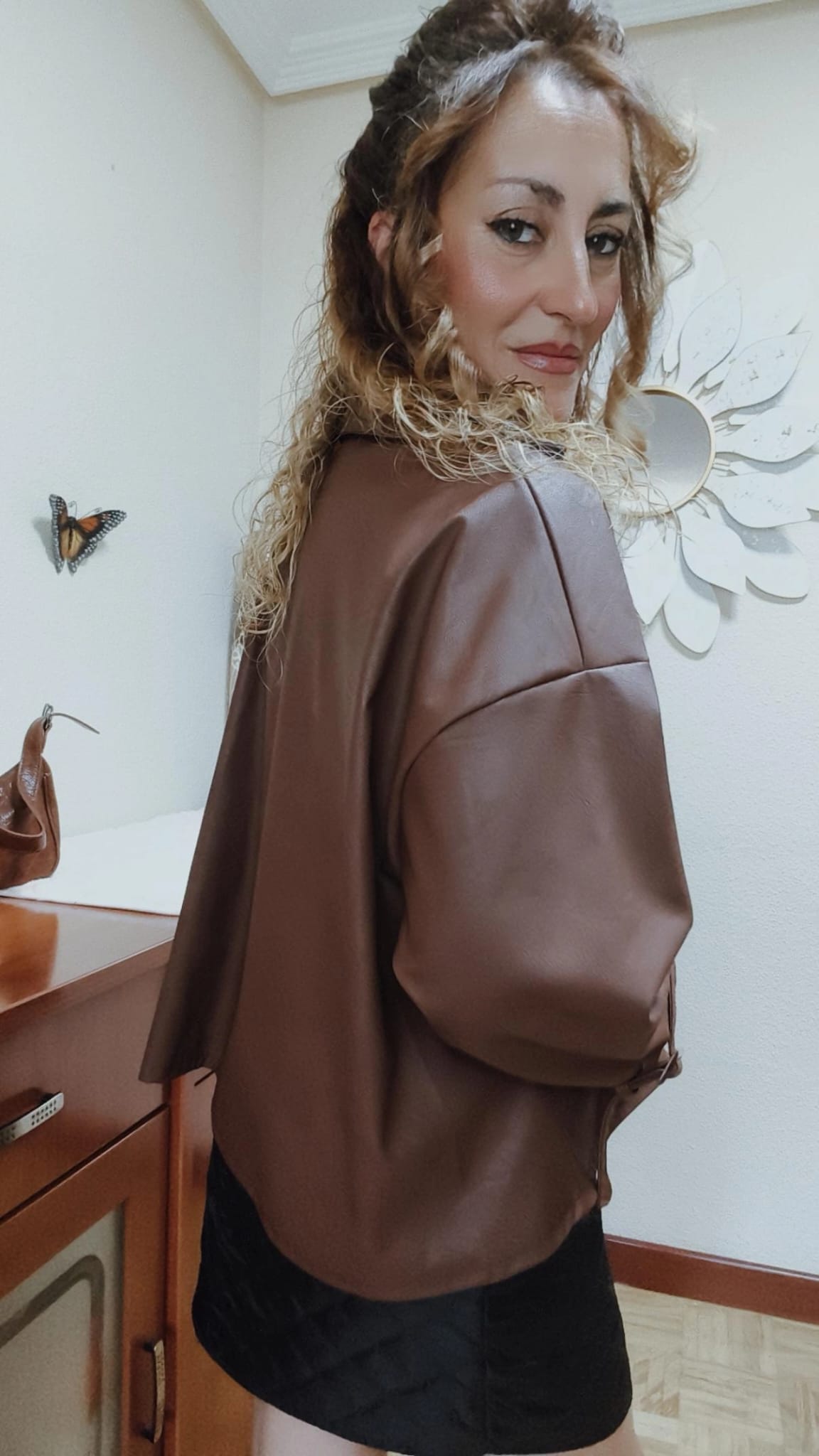 Camisa polipiel marrón - Imagen 2