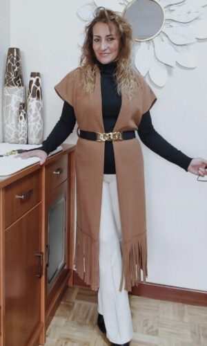 Chaleco de paño con flecos