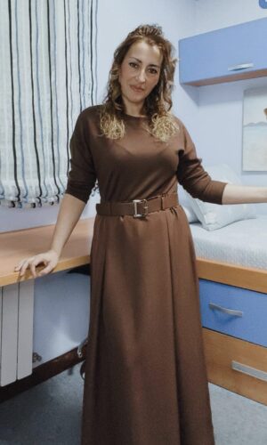 VESTIDO CON CUERPO DE PUNTO