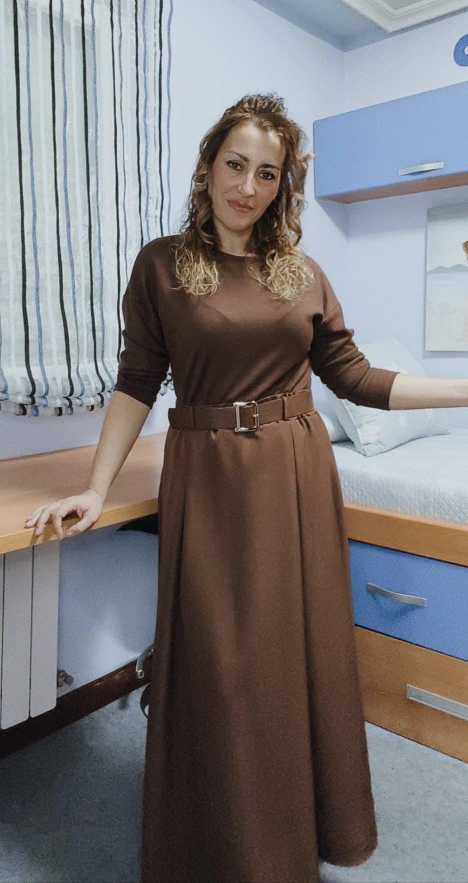 VESTIDO CON CUERPO DE PUNTO